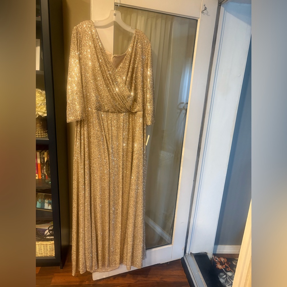 Sequined gold dress!